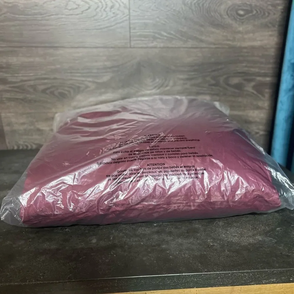 The Company Store LoftAIRE Down Alt Light Comforter in Merlot, Twin XL, NEW!